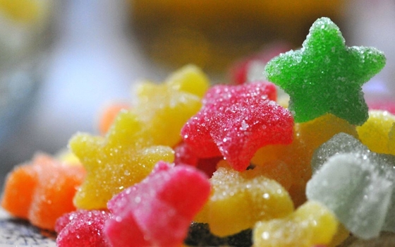 123-94-4 os emulsivos da padaria molham o pó branco do Monostearate Dispersible da glicerina