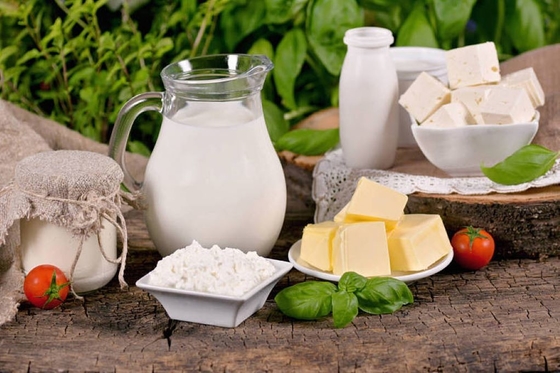 O branco pulveriza o glicerol Monolaurate Monolaurin dos emulsivos GML E471 da padaria 205-526-6