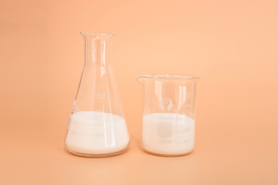 Monoglycerides destilados GMS do emulsivo do alimento E471 Unsaturation branco leitoso