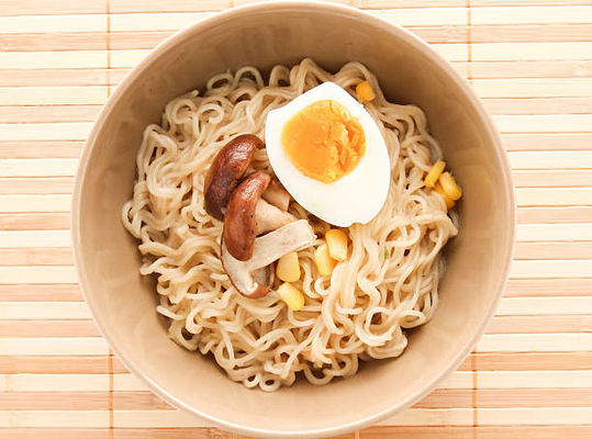 O Monoglyceride branco leitoso do Monostearate da glicerina do pó melhora o gosto e a elasticidade dos macarronetes